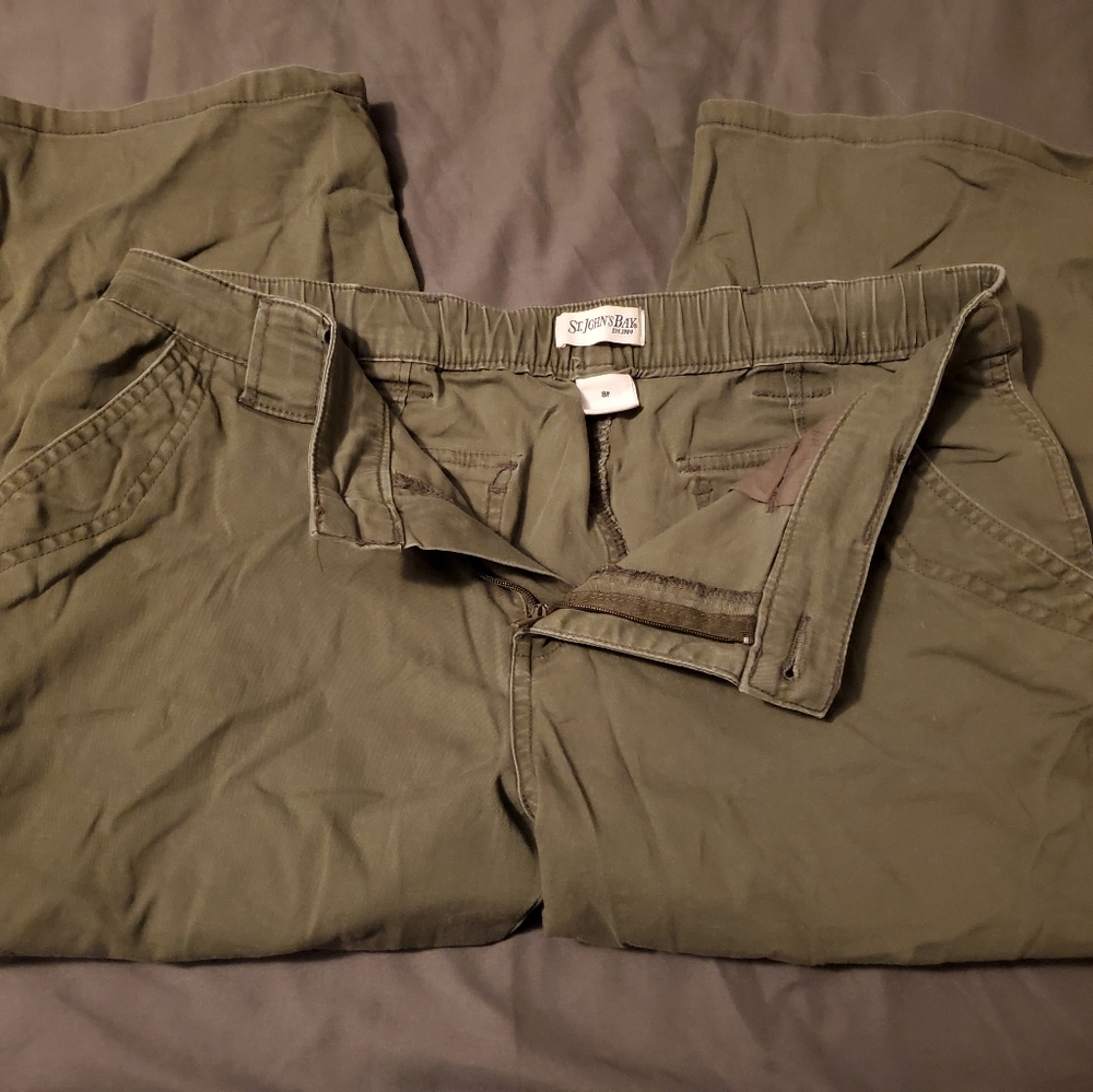 Capri pants